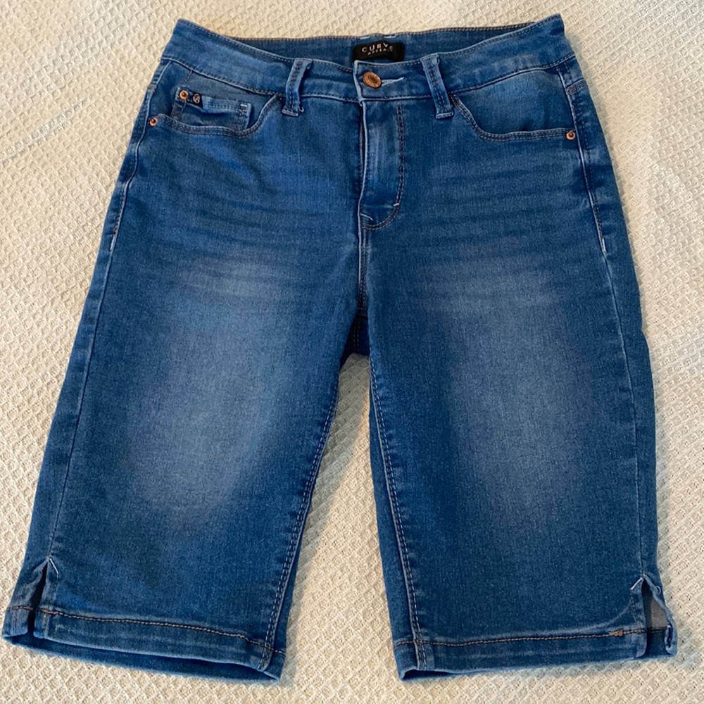 Curve Appeal Jean shorts size 4